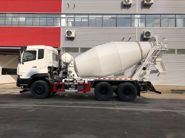 Dongfeng Tianlong 3-axle mixer