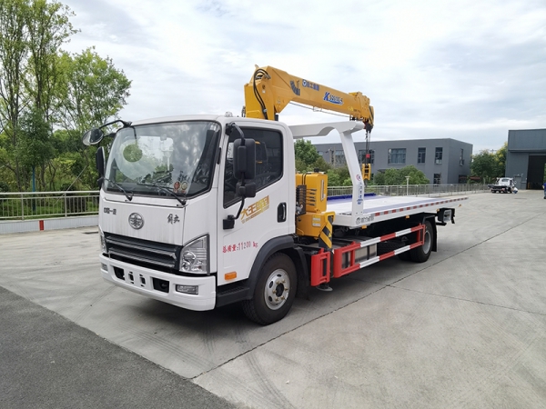 Jiefang Dawang Clearance Truck with Lift