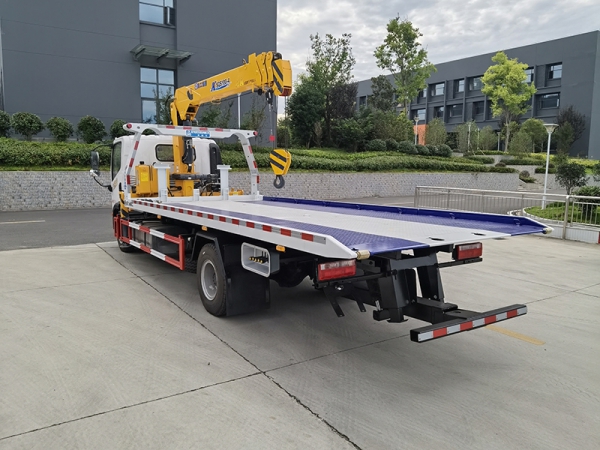 Jiefang Dawang Clearance Truck with Lift