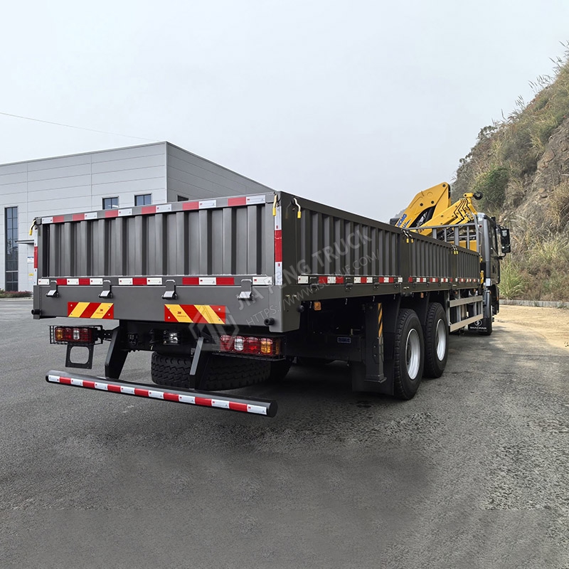 6x4 Shacman X3000 6.3-ton Robotic arm