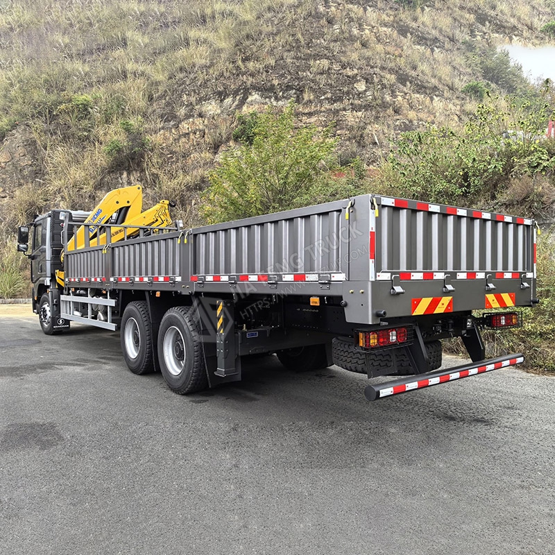 6x4 Shacman X3000 6.3-ton Robotic arm