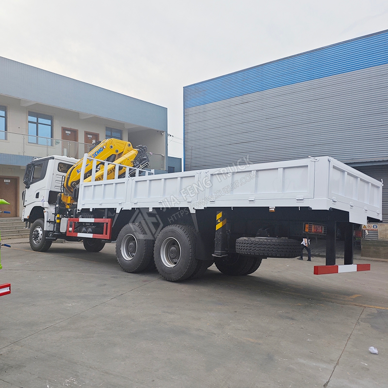 Shacman X3000 6x6 with XCMG 21-ton Robotic arm crane