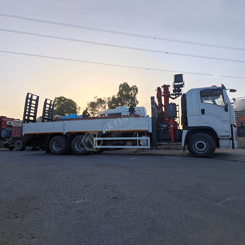 Isuzu 6x4 Mechanical Arm Crane with Aluminum Alloy Cargo Box