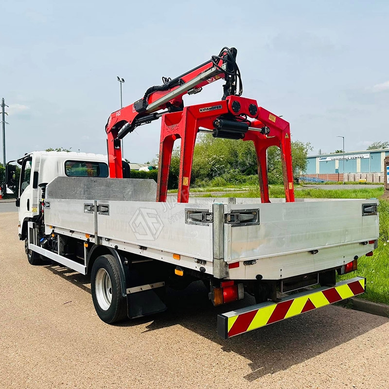 Isuzu 4x2 with 2-ton mechanical arm crane and brick clamp