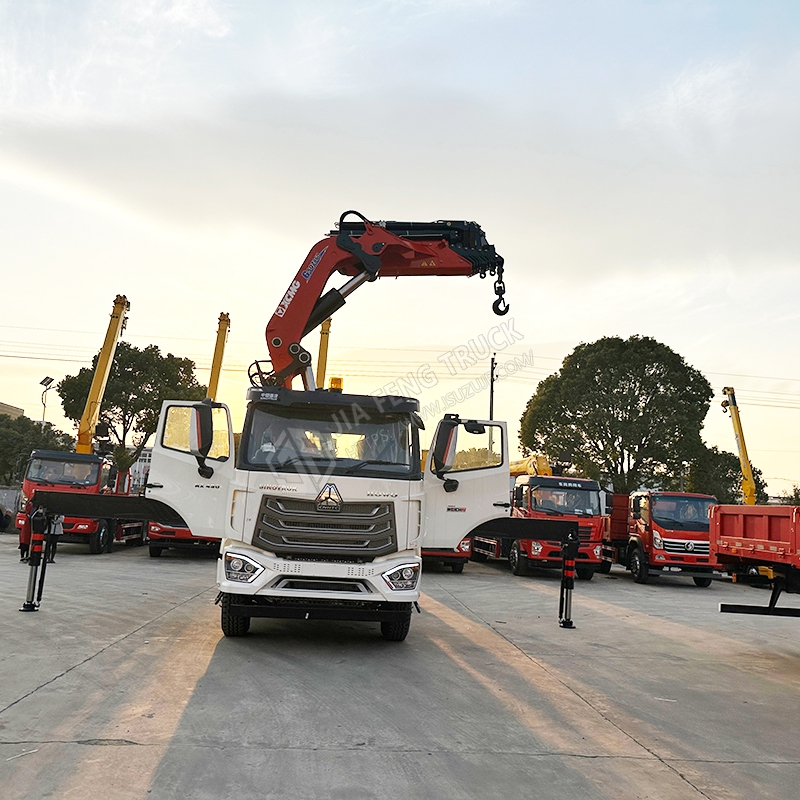 HOWO XCMG 43-Ton Mechanical Arm Crane