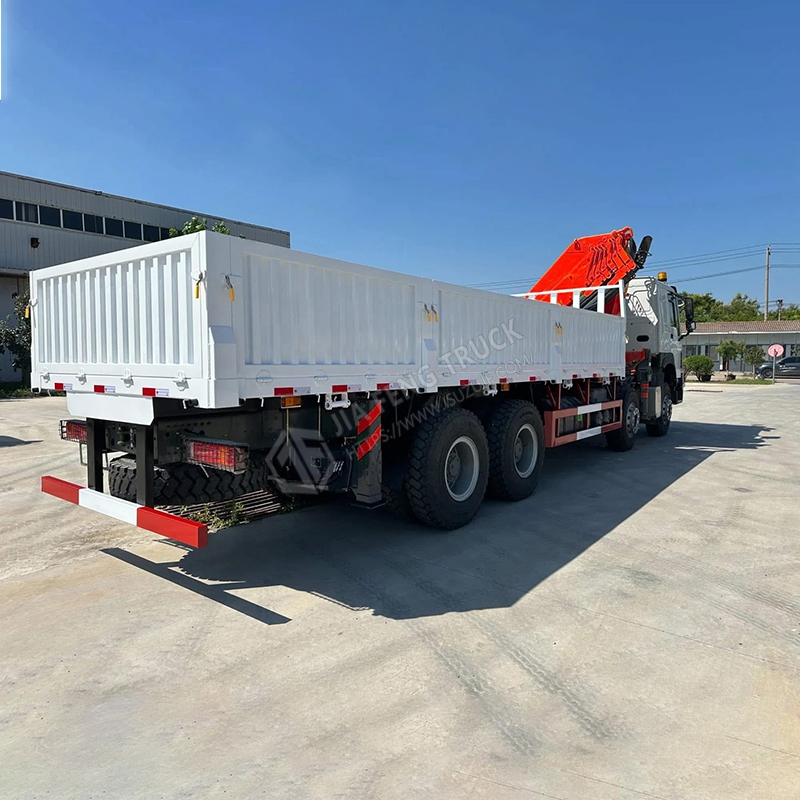 National III Emission Standard HOWO 8x4 XCMG 43-Ton Mechanical Arm Truck-Mounted Crane