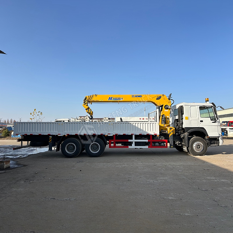 Sinotruk Howo 6x4 XCMG 12-ton 4-section boom 340 horsepower