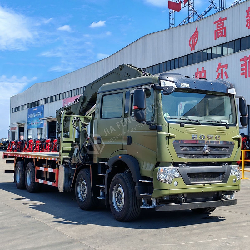 Sinotruk 8x4  Two-row seating 16-ton mechanical arm