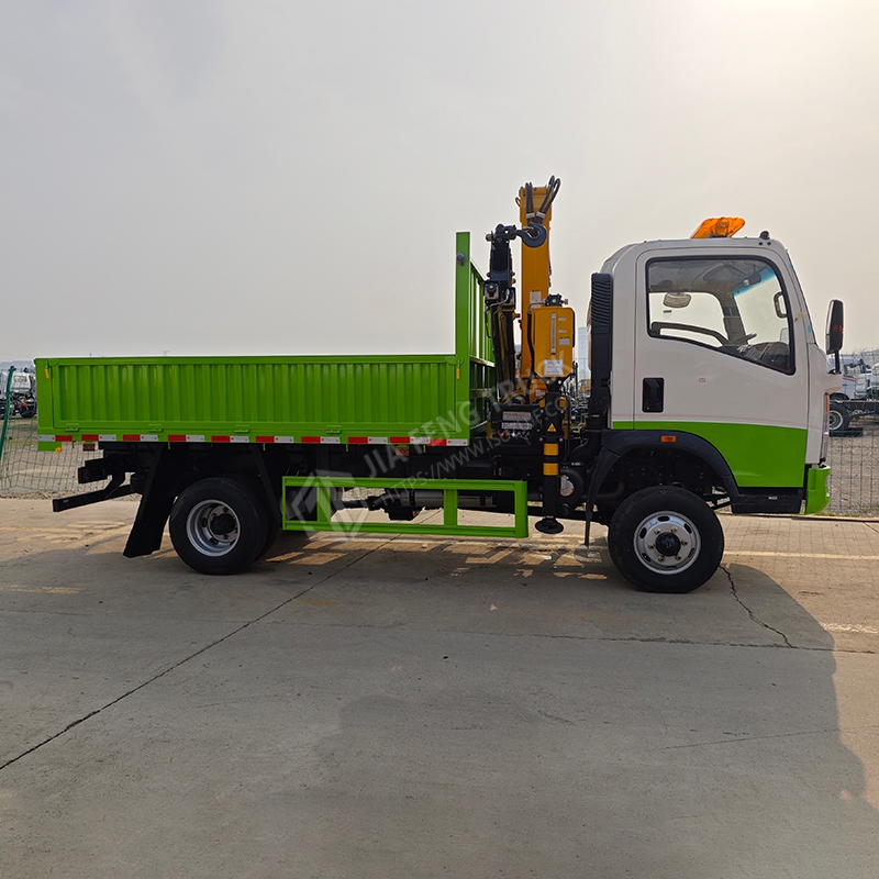 Sinotruk HOWO 4x2 XCMG 3.2-ton Arm Truck-Mounted Crane