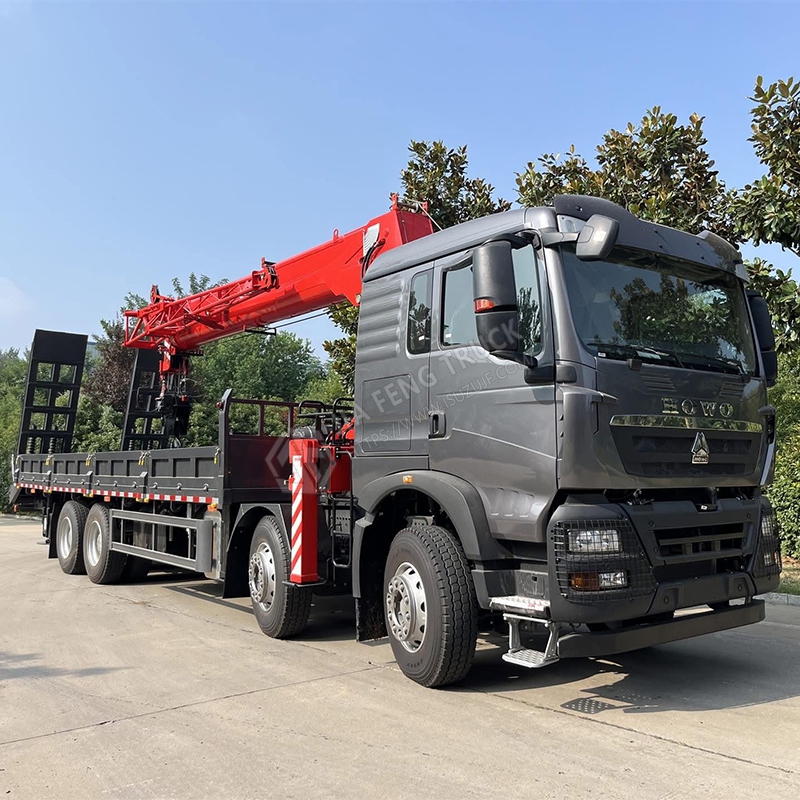 Sinotruk 8x4 HOWO Truck-Mounted Crane with Ladder