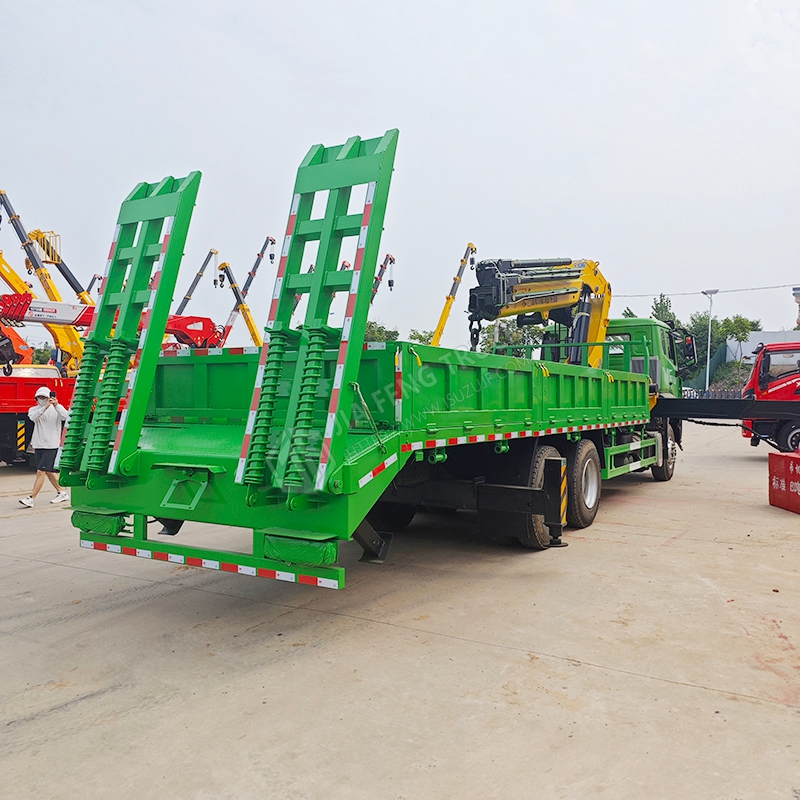 Sinotruk HOWO 6x4 NX XCMG 16-ton 7-section boom mechanical arm crane