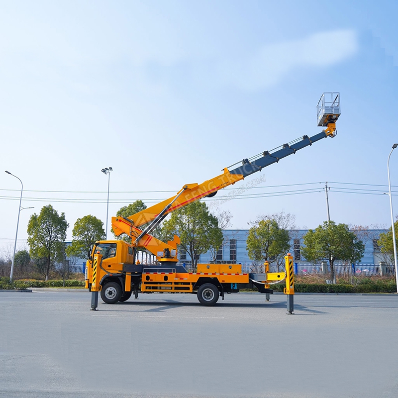 شاحنة عمل جوية Sinotruk HOWO 30 متر