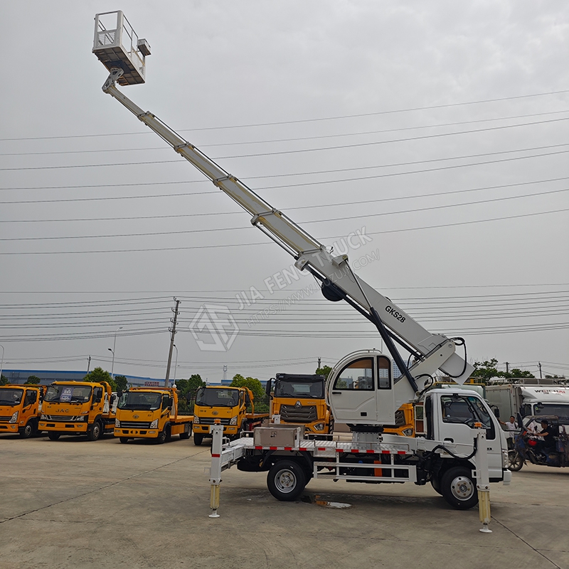 Isuzu 28-Meter Aerial Work truck