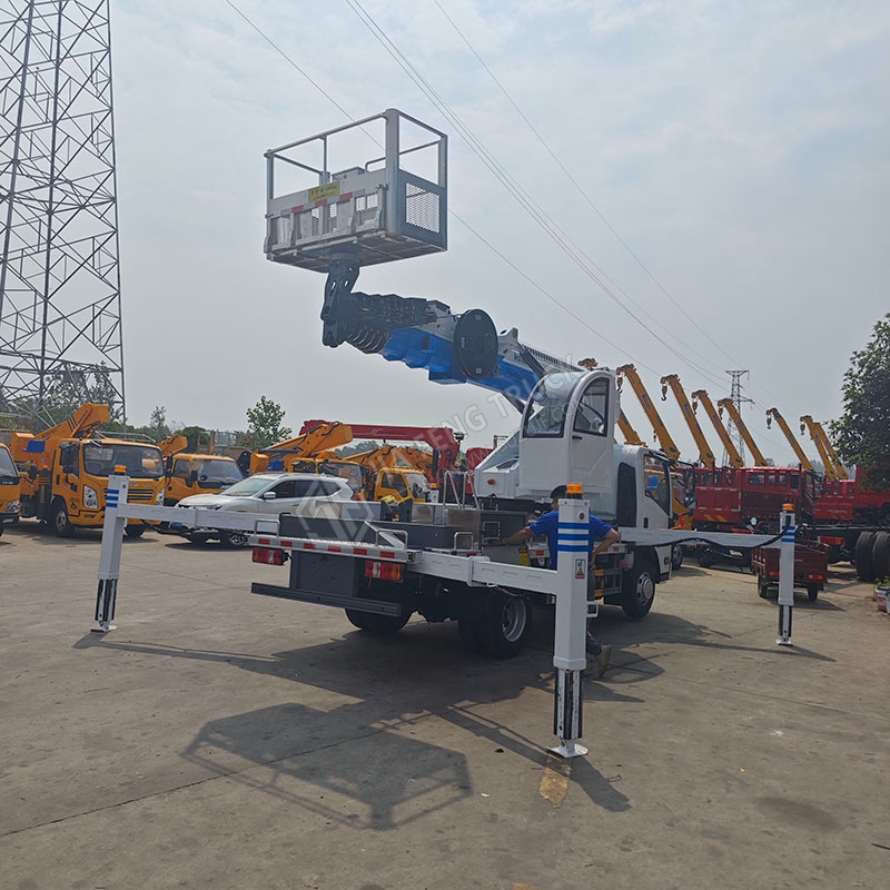 Isuzu 30-Meter Aerial Work truck