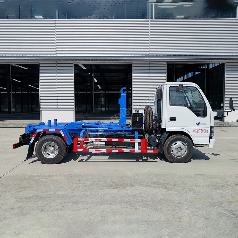 Isuzu 6-cubic-meter hook arm garbage truck