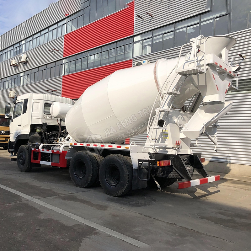 Dongfeng Tianlong 3-Axle Mixer Truck