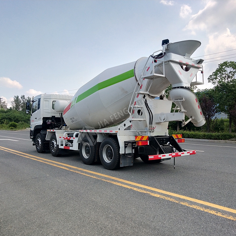 Dongfeng Tianlong 4-Axle Mixer Truck