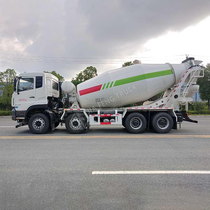 Dongfeng Tianlong 4-Axle Mixer Truck