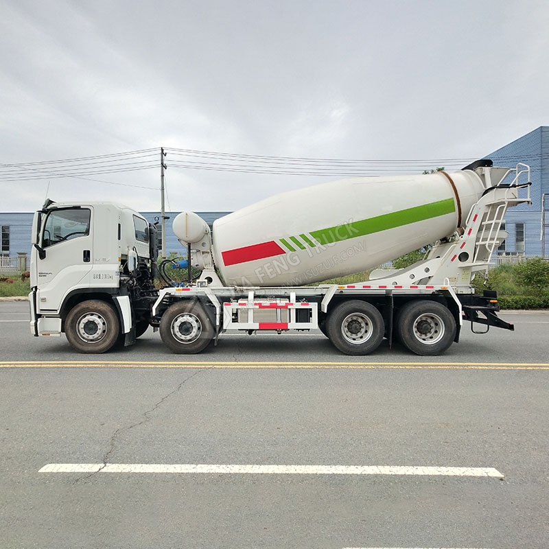 Isuzu 4-Axle Mixer Truck