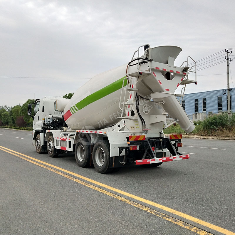 Isuzu 4-Axle Mixer Truck