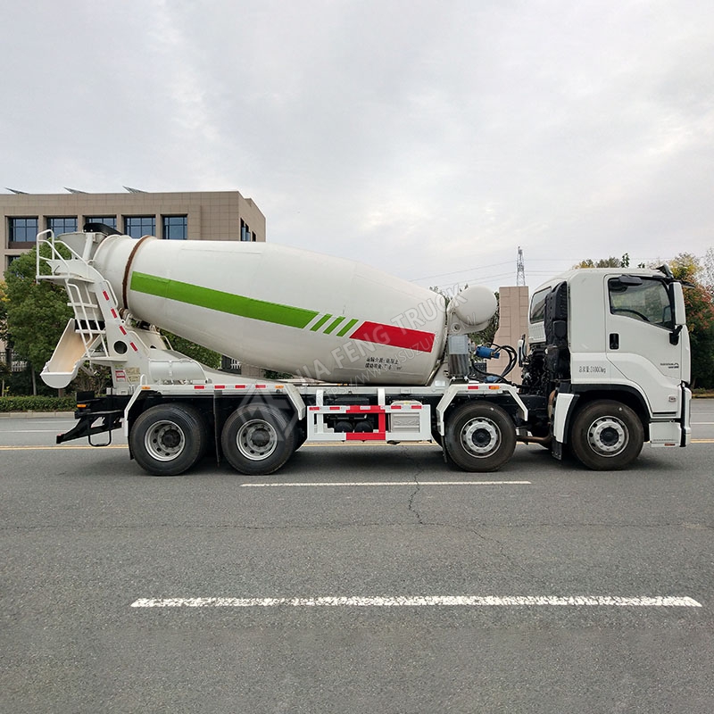Isuzu 4-Axle Mixer Truck