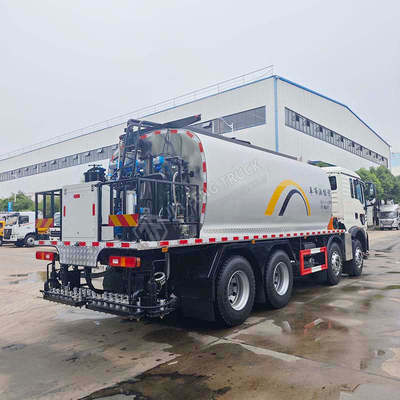 Sinotruk HOWO 8×4 Asphalt Paver Truck