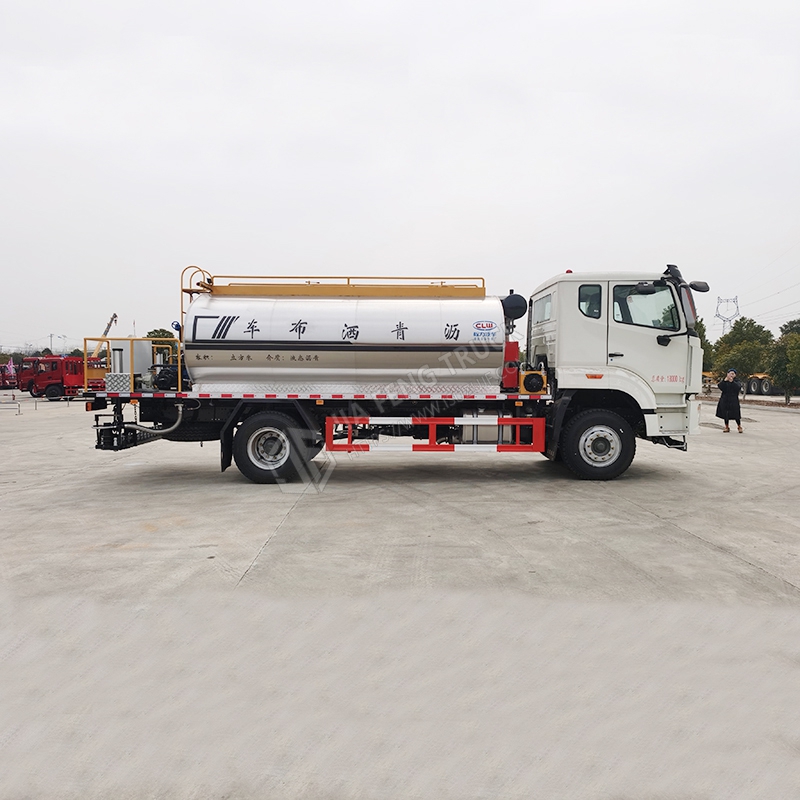 Sinotruk HOWO NX 12-cubic-meter asphalt spreader truck