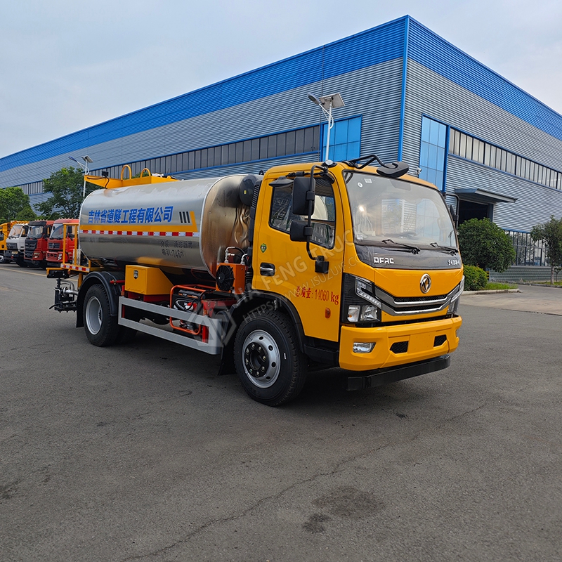 Dongfeng 8-cubic-meter asphalt spreader truck