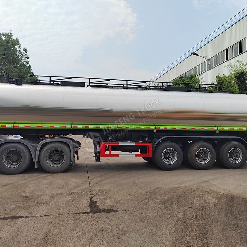 30-cubic-meter semi-trailer asphalt spreader truck