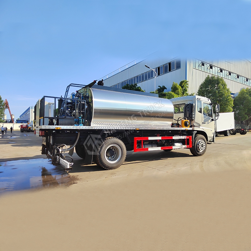 Dongfeng 12-cubic-meter asphalt spreader truck