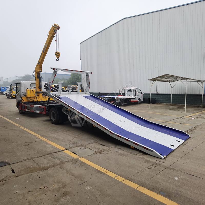 Liberation Heavy-Duty Truck with Truck-Mounted Crane and Tow Truck