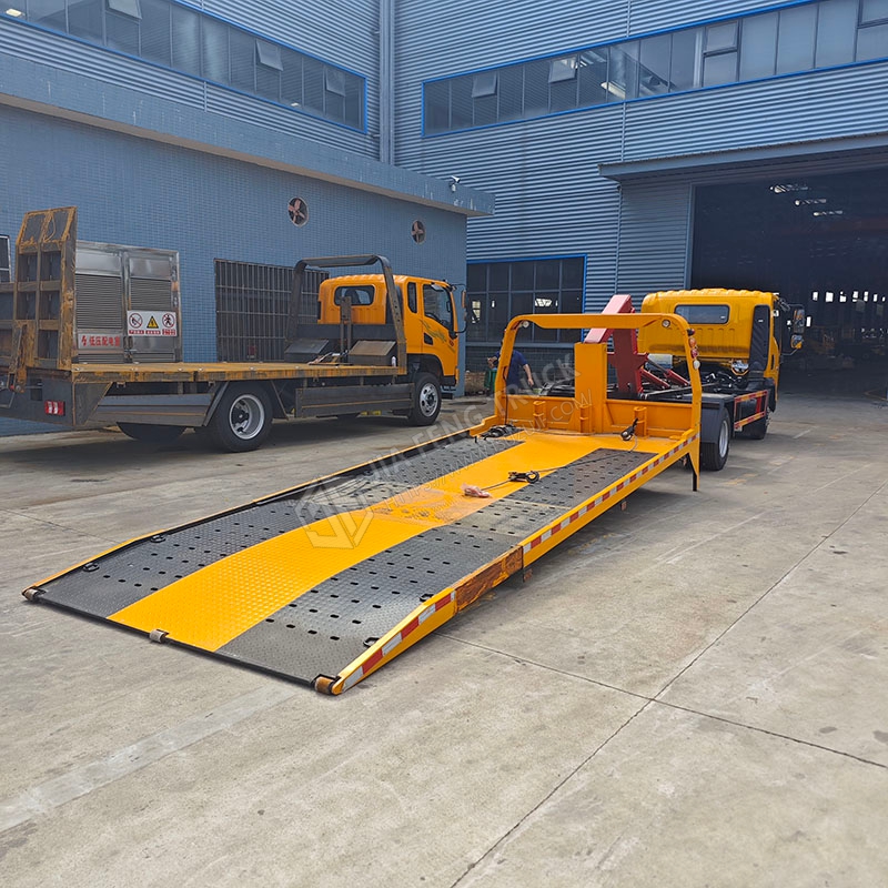 Sinotruk HOWO Flatbed Towing and Recovery Truck
