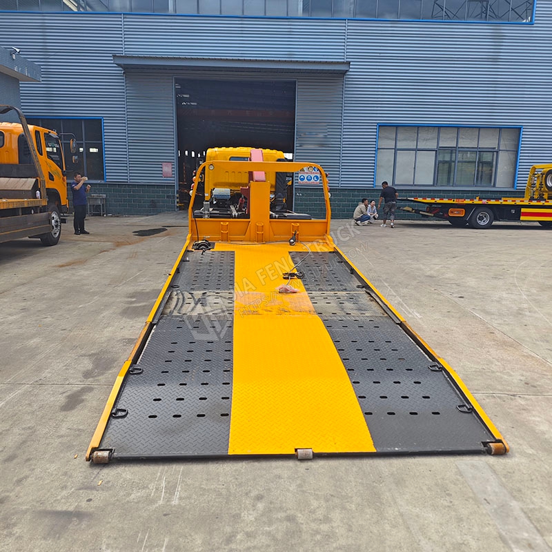 Sinotruk HOWO Flatbed Towing and Recovery Truck