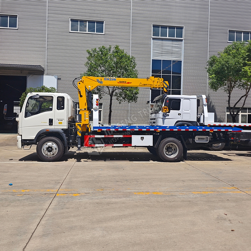 Sinotruk HOWO 4x2 Tow Truck with 3-Ton Crane