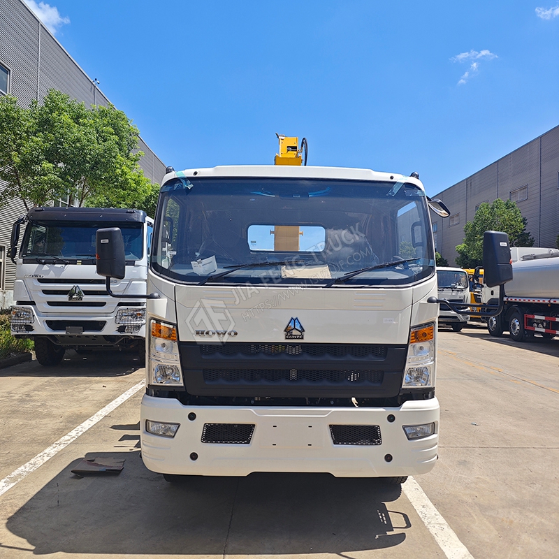 Sinotruk HOWO 4x2 Tow Truck with 3-Ton Crane