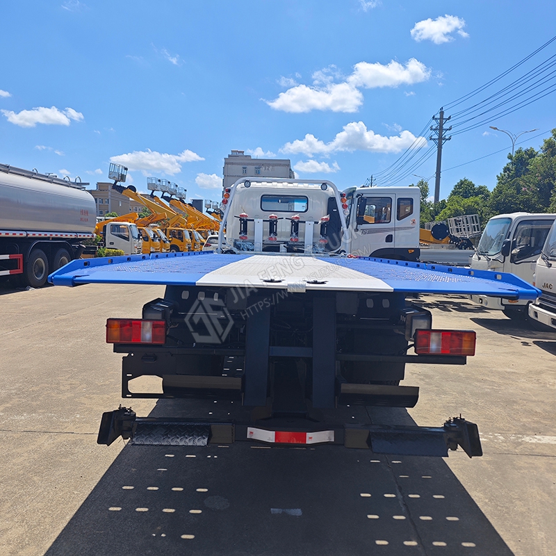 Sinotruk HOWO 4x2 4500mm Wheelbase Tow Truck