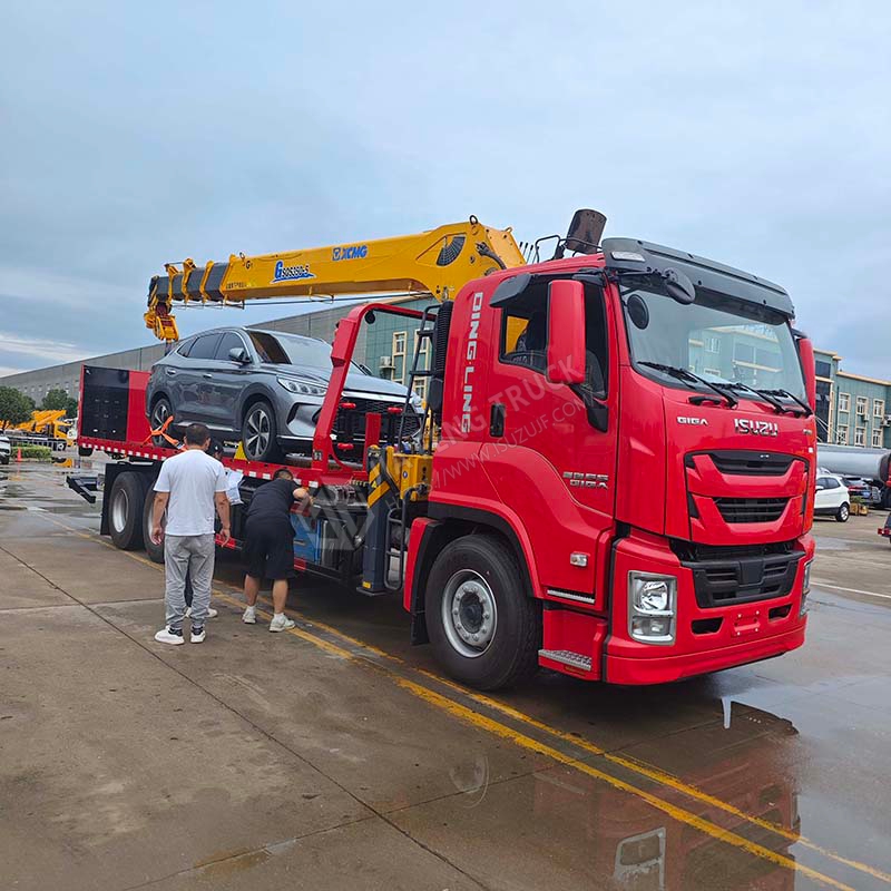 Isuzu 6x4 Tow Truck with XCMG 14-Ton 5-Section Boom Trailer
