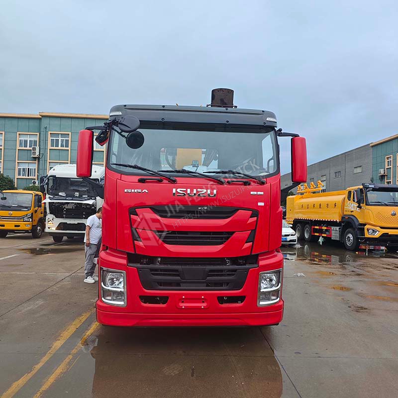 Isuzu 6x4 Tow Truck with XCMG 14-Ton 5-Section Boom Trailer