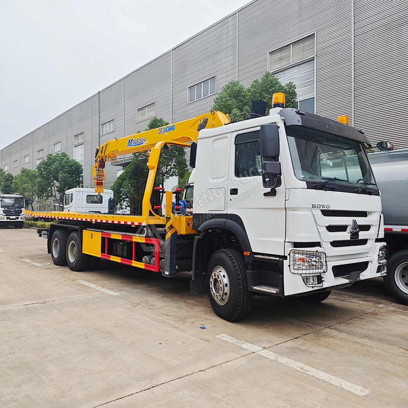 Sinotruk HOWO 6x4 with XCMG 10-ton 4-section boom trailer