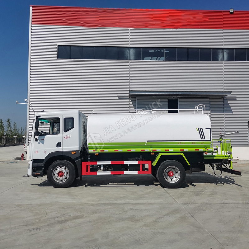 Dongfeng D9 Road Sprinkler Truck