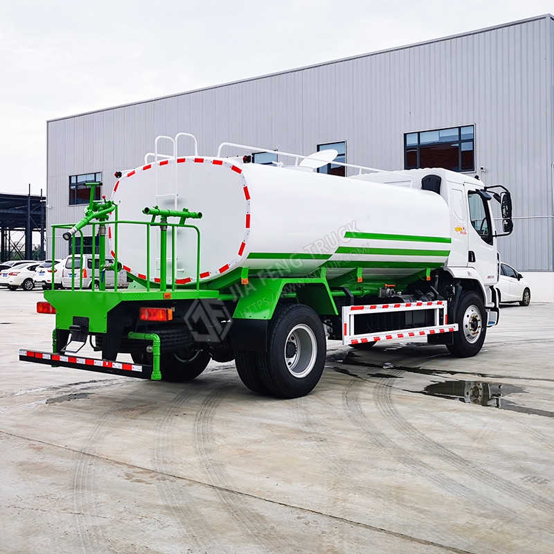 Liuzhou Automobile Multi-Functional Road Sprinkler Truck