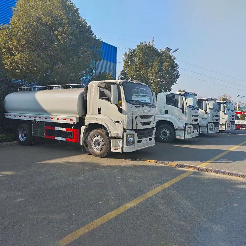 Isuzu 12-Ton Water Supply Truck