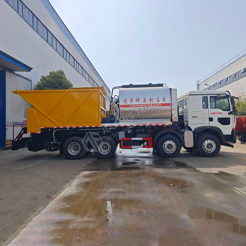 Sinotruk HOWO 8x4 Gravel Synchronous Sealing Truck