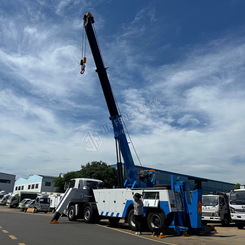 إسوزو 8x4 جرار ثقيل مع رافعة