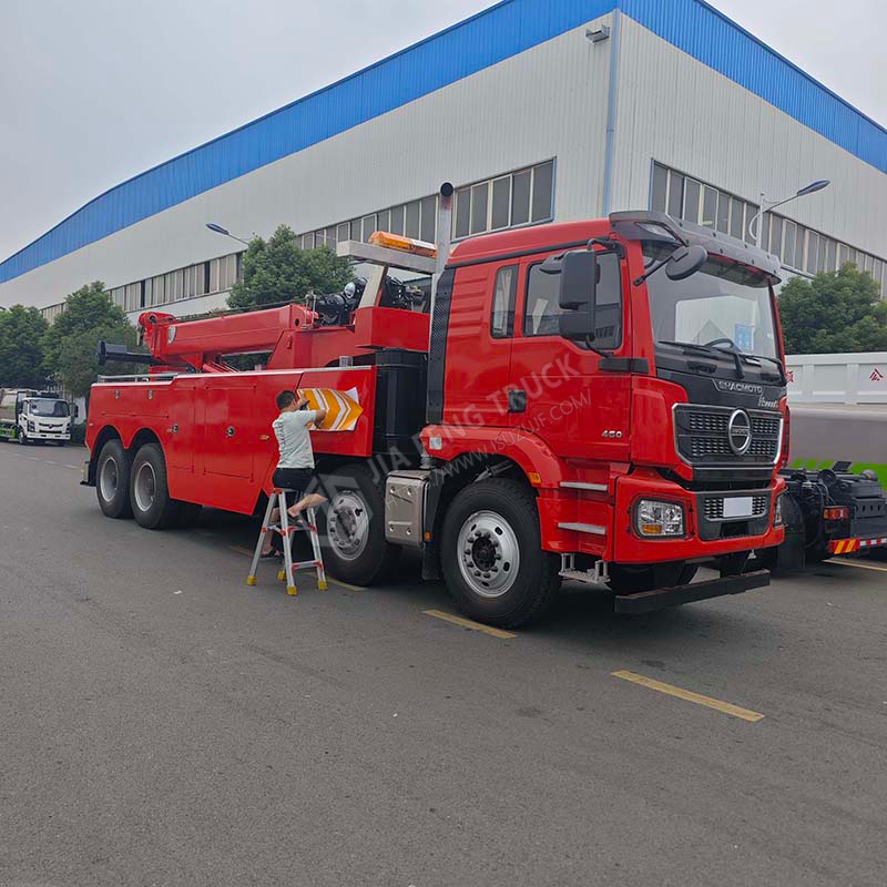 Трактор Shacman Heavy Duty 6x4 с краном