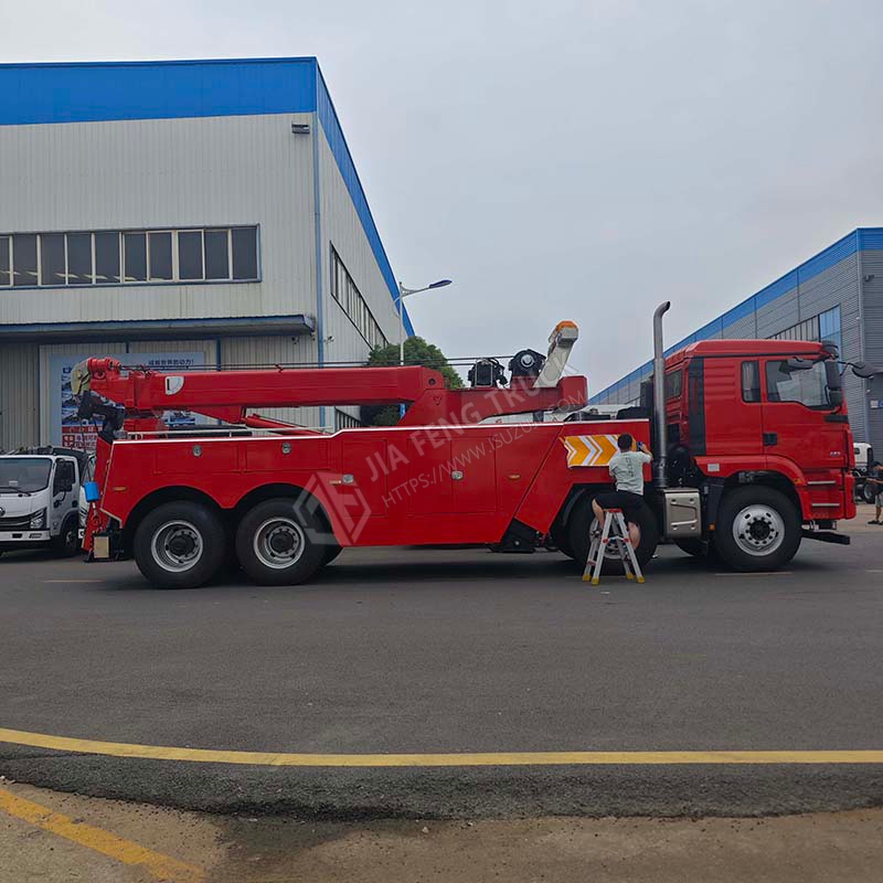 Трактор Shacman Heavy Duty 6x4 с краном