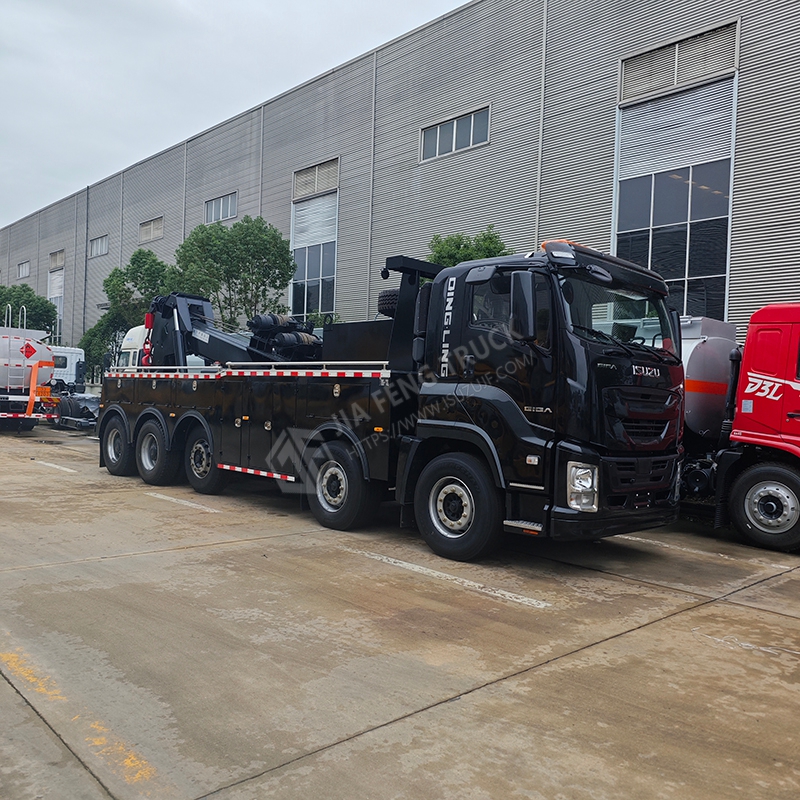 Isuzu 5 محور جرار ثقيل مع رافعة