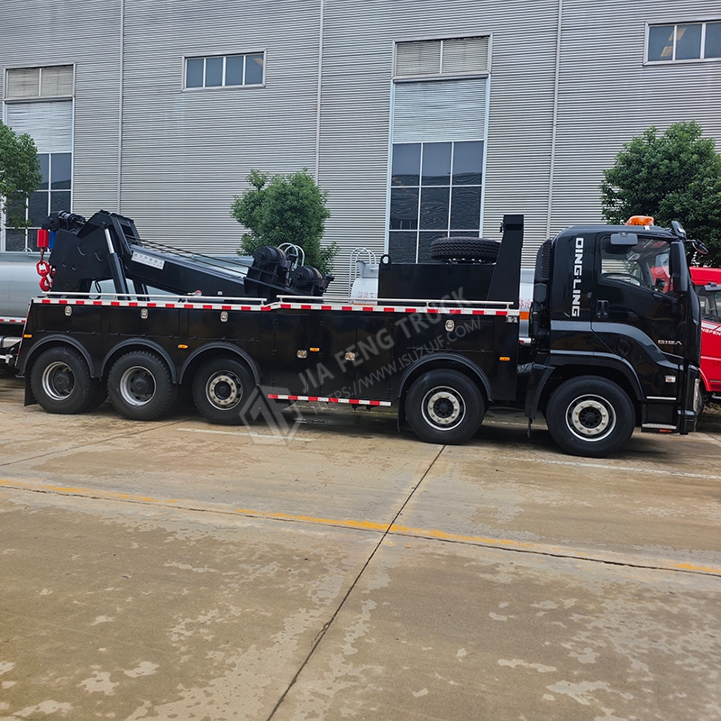 Isuzu 5 محور جرار ثقيل مع رافعة