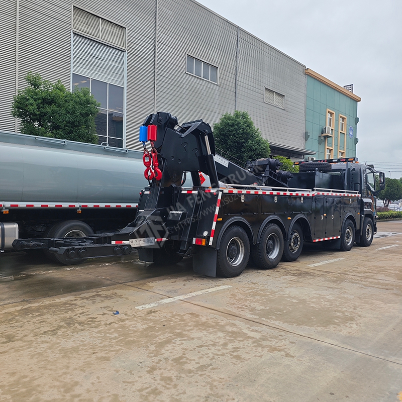 Isuzu 5 محور جرار ثقيل مع رافعة