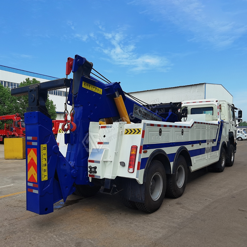 Remolque Pesado Sinotruk Howo De 50 Toneladas Con Configuraci&oacute;n 4x8 Y Gr&uacute;a